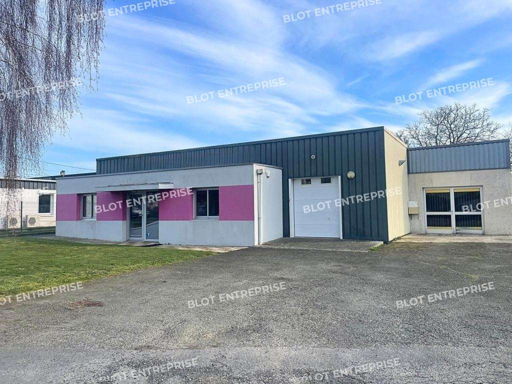 A vendre local d'activité 240m² en ZA à Lamballe