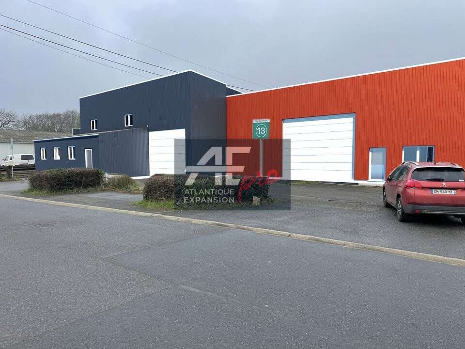 Vente local d'activité 742m² à Saint Nazaire