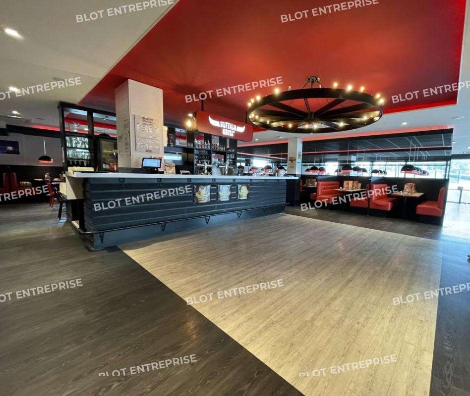 A vendre local commercial 735m² en zc Landerneau