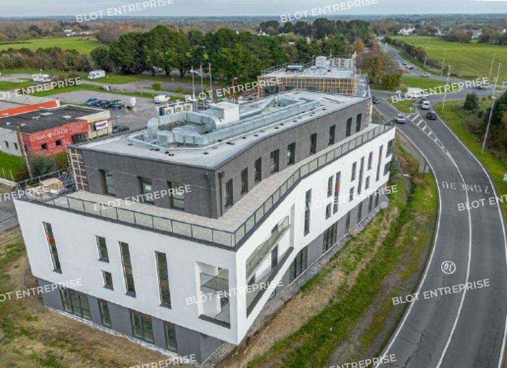 A louer bureaux de 232m² en RDC à Guérande Est
