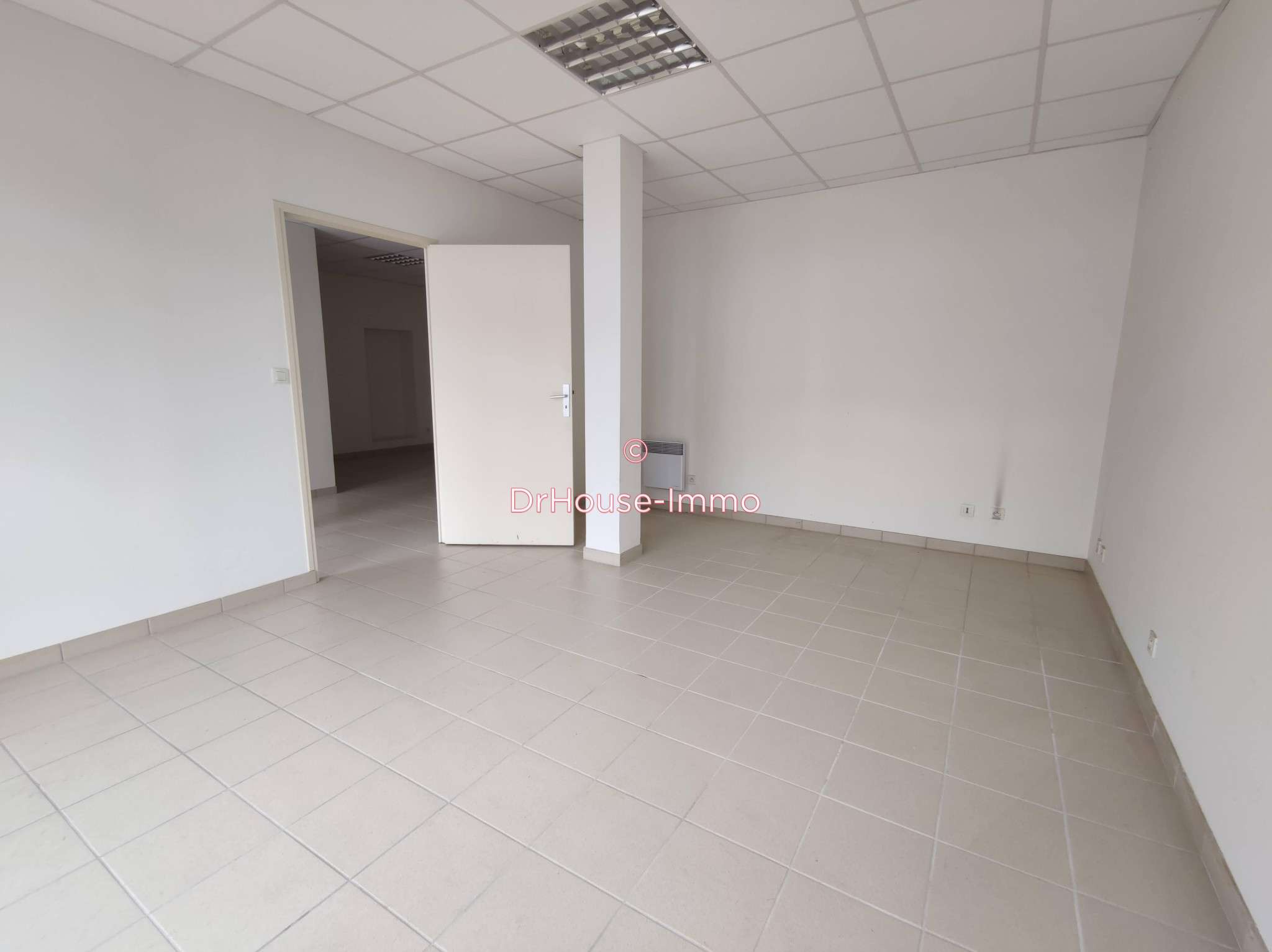 A louer local/bureau 58m² en plein bourg de Gourin