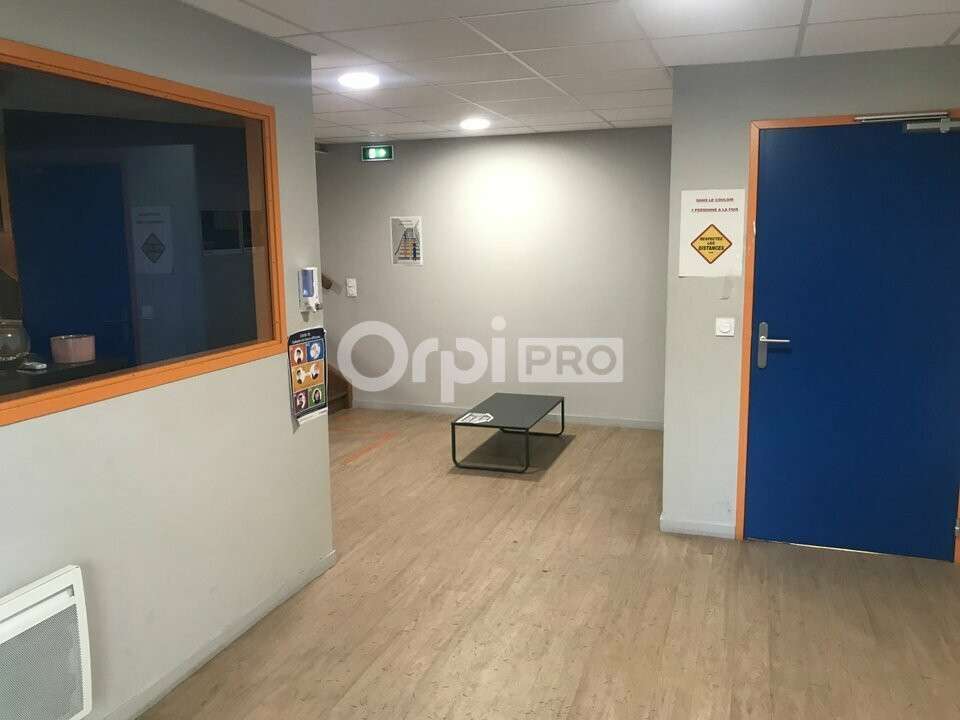 A louer local d'activités de 1970m² Sud Limoges