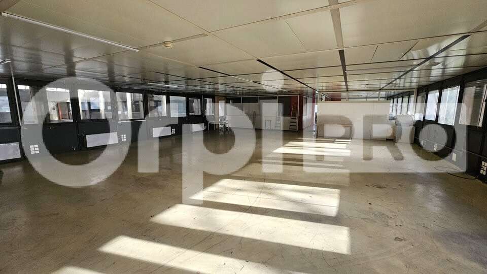 Site logistique 5266m² à louer à Canéjan 
