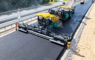 Vente spécialiste finisseurs travaux publics Genas