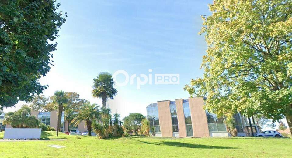 Bureaux 133m² RDC à louer sur la rocade à Lons