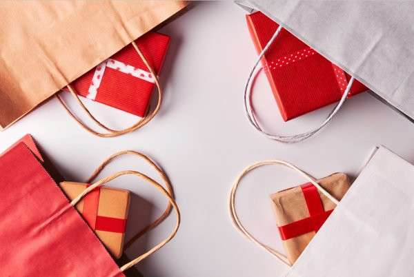 Vente FDC cadeaux souvenirs empl N°1 Perpignan