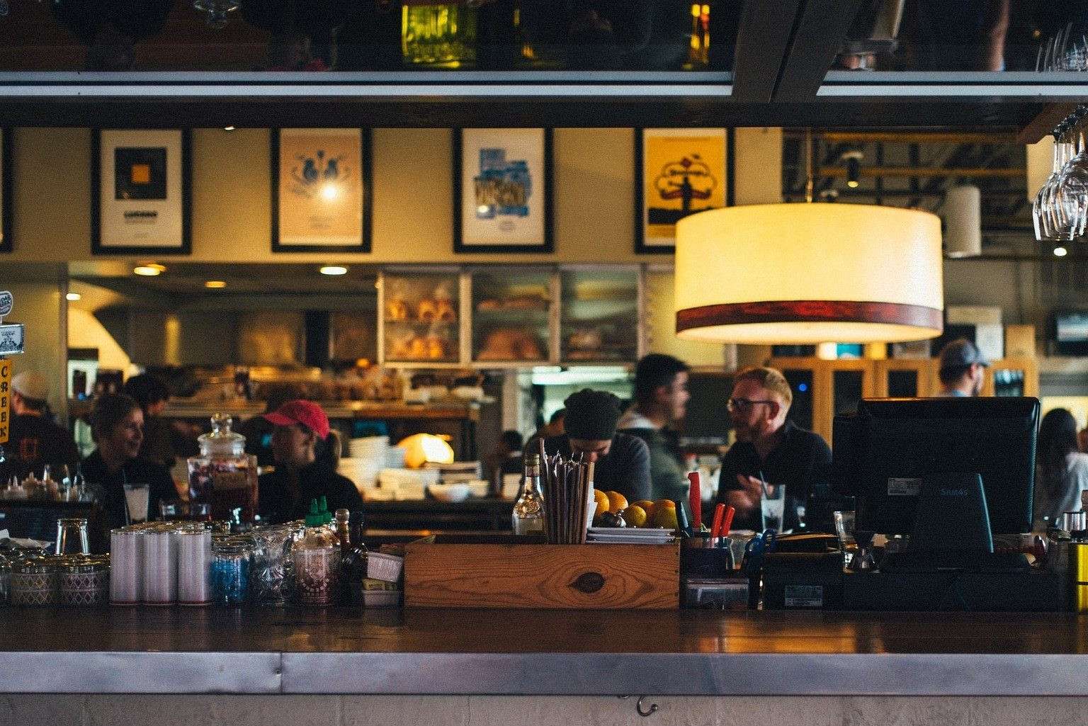 AV brasserie en angle terrasse plus de 500m² - 92
