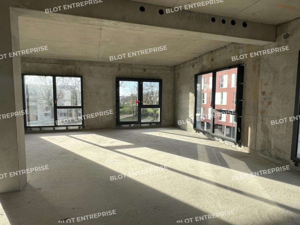 A vendre bureaux de 209m² à Chartres-de-Bretagne