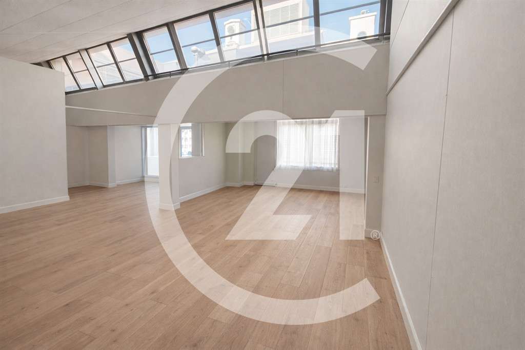 Loue local commercial 230m² à Valence Centre ville
