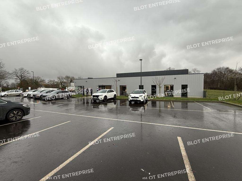 AV bâtiment d'activités 1000m² à Saint-Domineuc