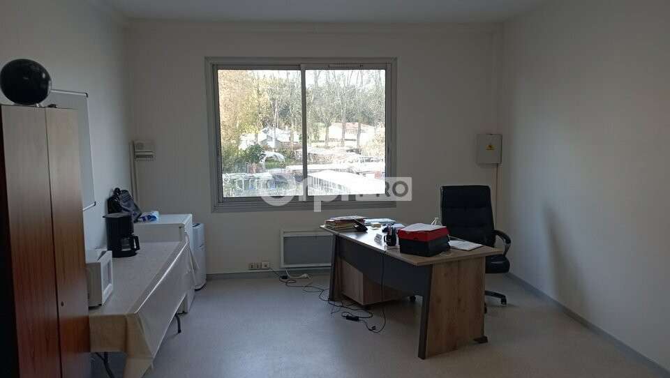 Bureaux 240m² R+1 à louer à Reims Tinqueux 