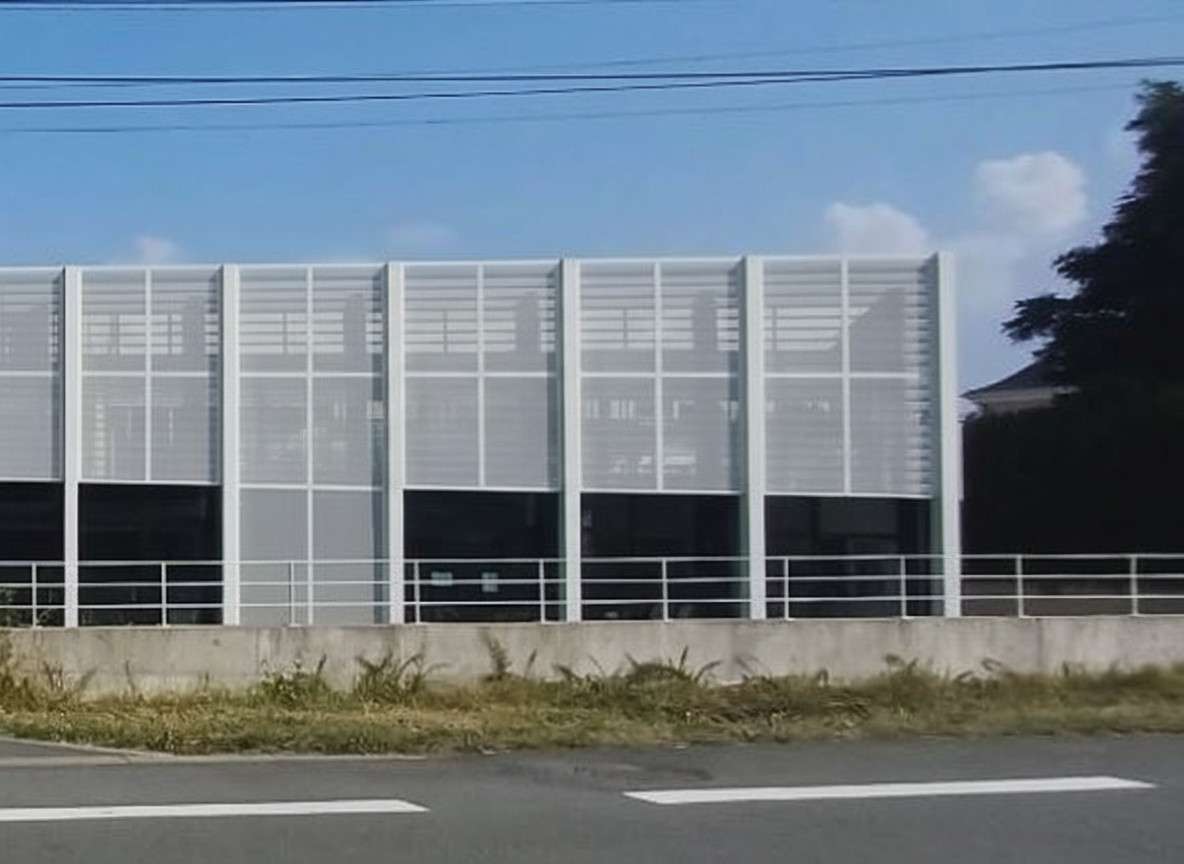 A louer local commercial de 340m² à Laval Agglo