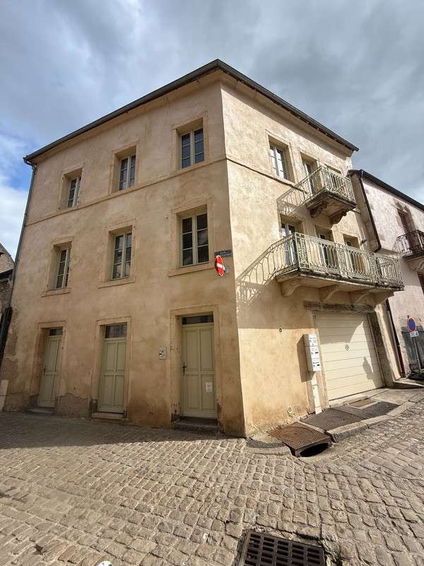 Immeuble 180m² à vendre à Semur en Auxois centre