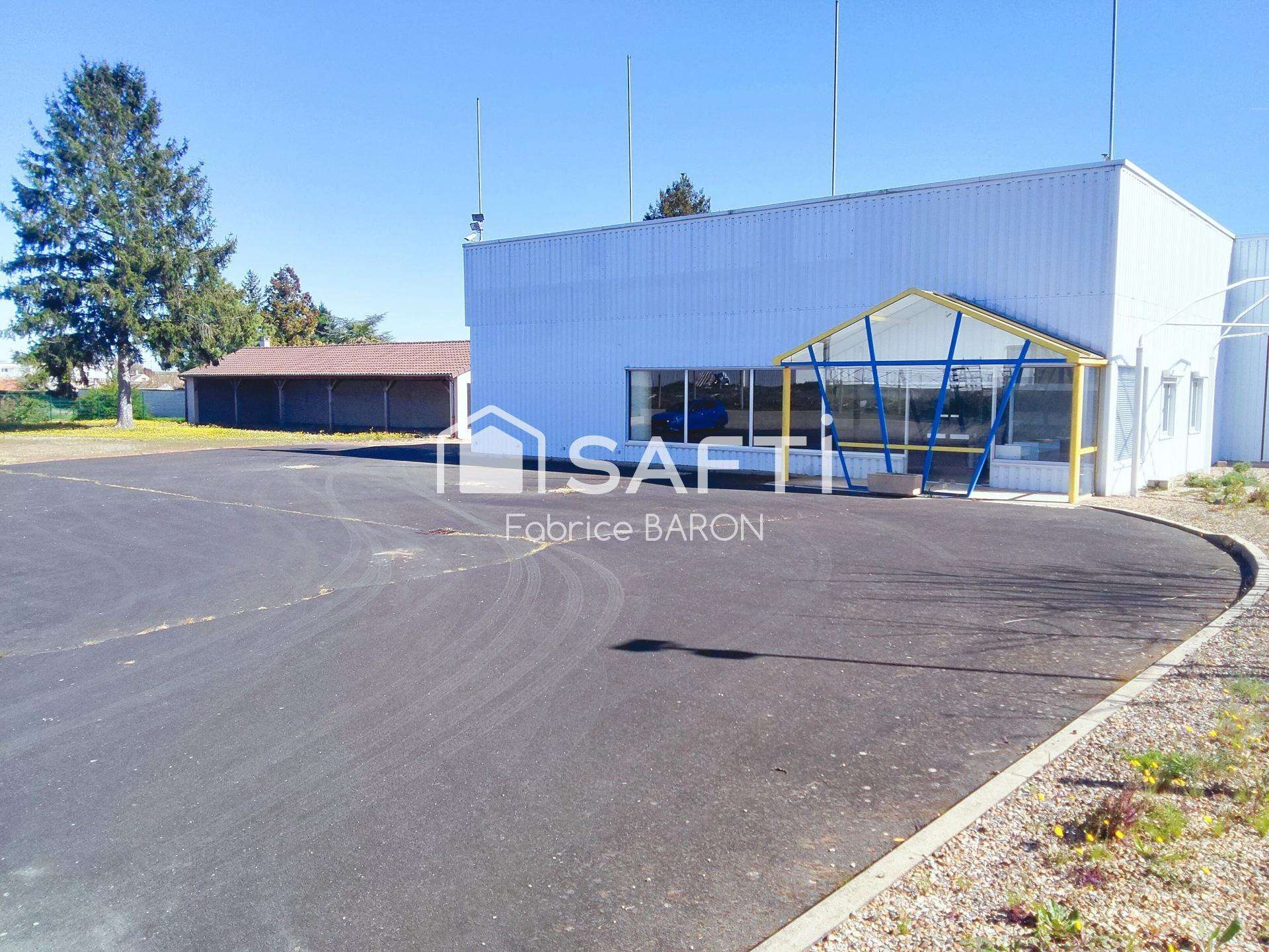 Vente local dans zone commerciale de Chasseneuil