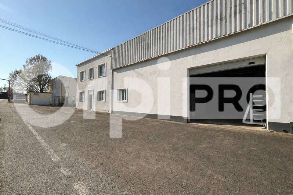 Local avec entrepôt 450m² à louer à Clairoix
