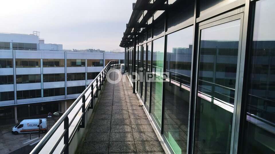 Bureaux lumineux 376m² R+4 à louer à Reims