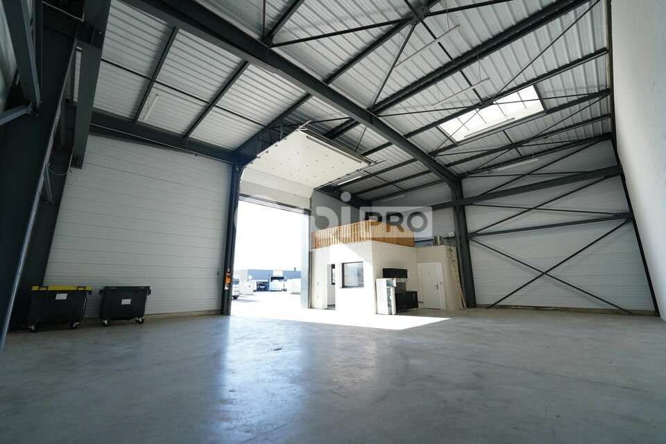 A louer local d'activité 180m² Colombier-Saugnieu