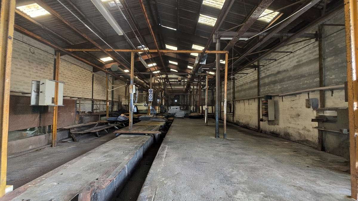 A louer entrepôt 650m² à La Seyne-sur-Mer