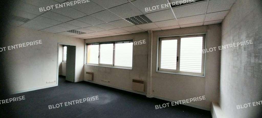 Loue bureaux de 130m² à Brest za Eau Blanche