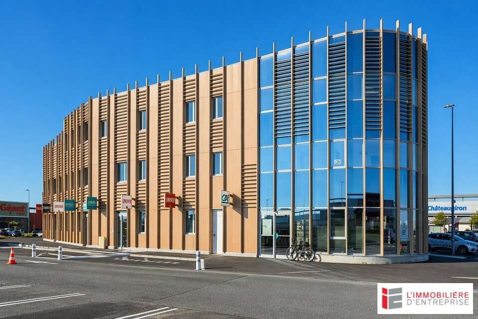 Local d'activité de 137m² à louer à Châteaugiron