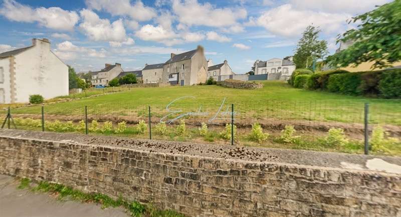 AV immeuble sur 3 niveaux Centre-bourg d'Elliant
