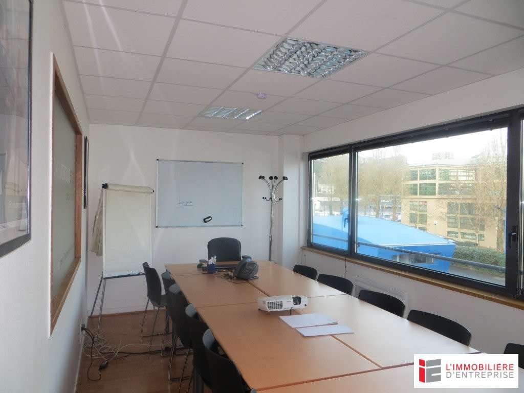 Bureaux de 84m² à louer au 2ème étage à Brest