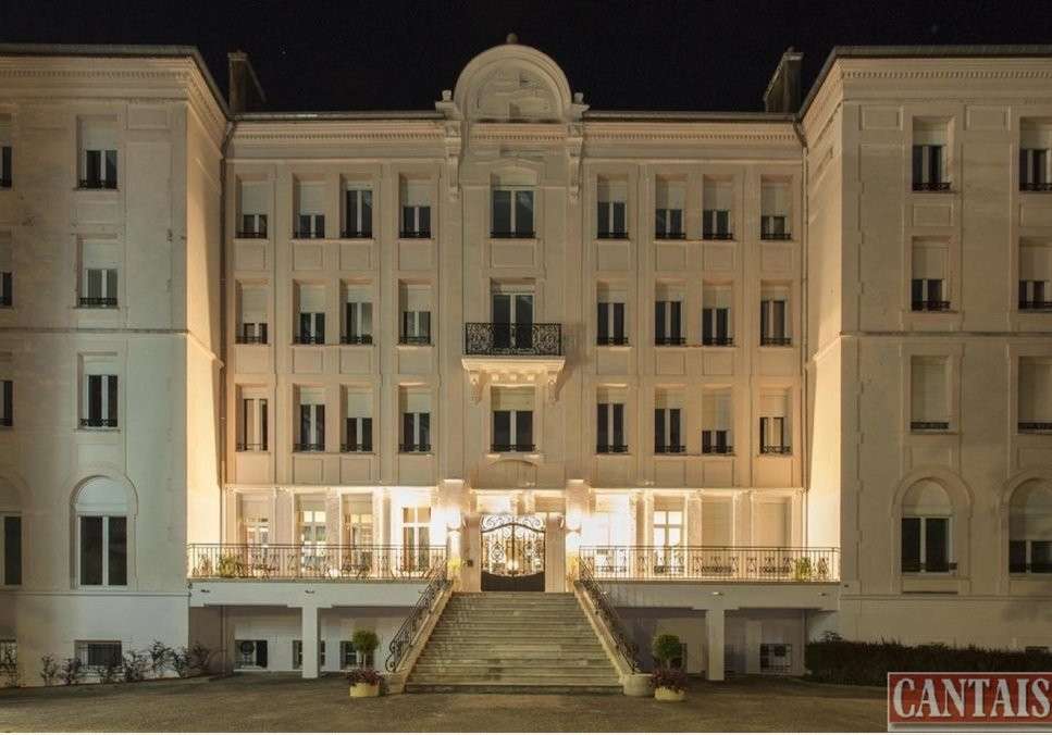 Vente hôtel bureau en centre ville du Grand Est