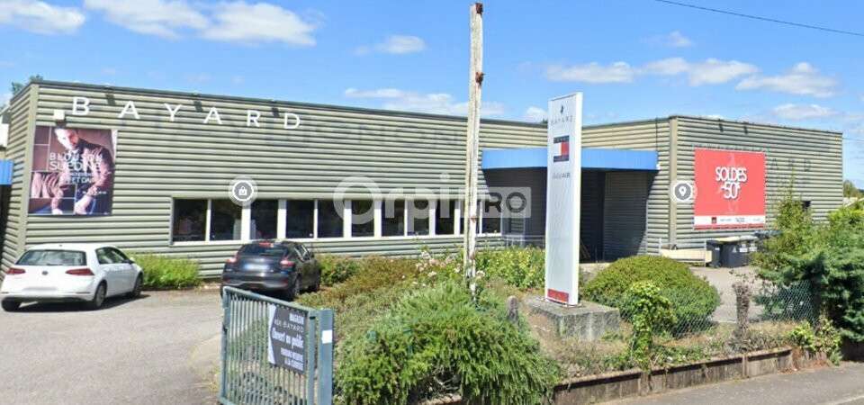 Loue local pro 1200m² en zone dynamique à Vannes