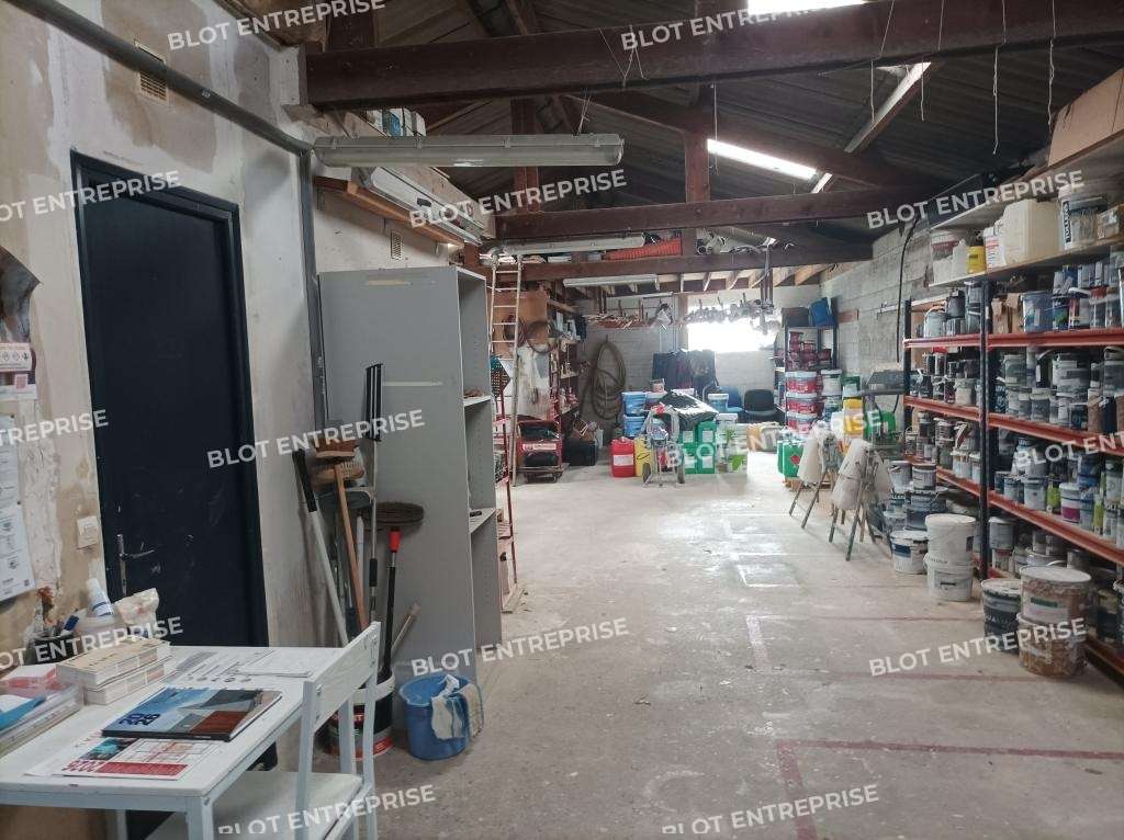 A louer local d'activités 252m² en ZI à Lamballe