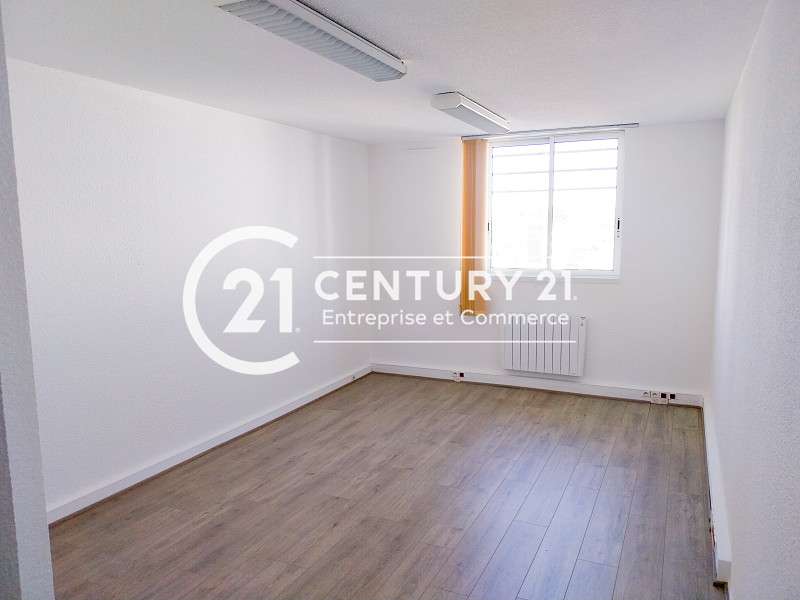 A louer plateau de bureaux 180m² R+1 Saint-Nazaire