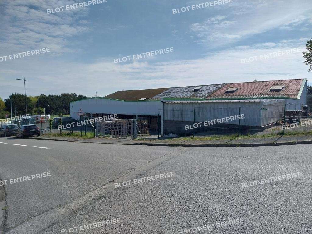 A vendre local 1000m² à Saint-Quay-Portrieux