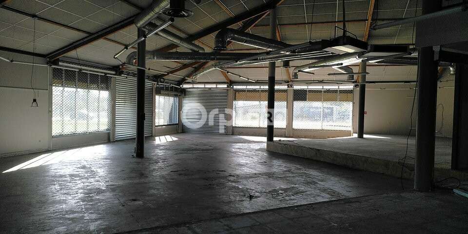 A louer local commercial de 1250m² à Pau Nord