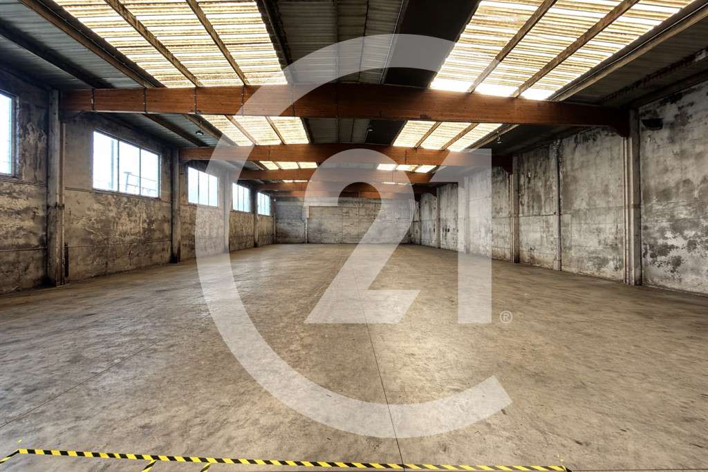 Location entrepôt 575m² à Valence Sud zone Auréats
