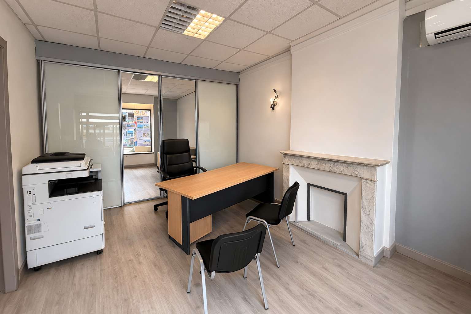 Cession droit au bail local 30m² à  La Londes