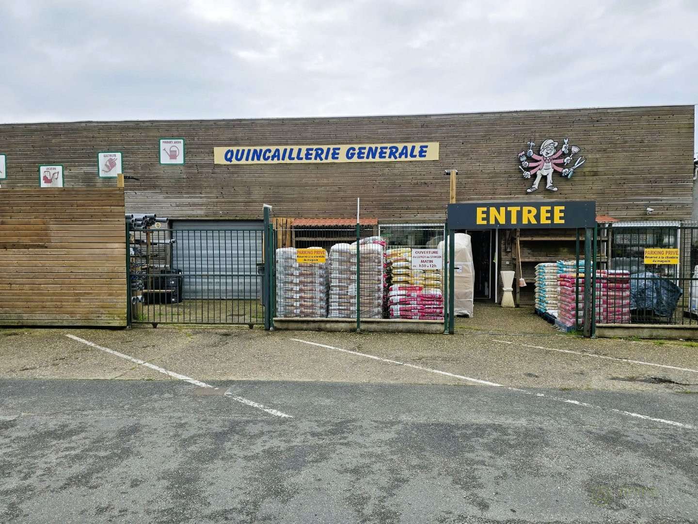 Fonds et murs quincaillerie secteur stratégique 33