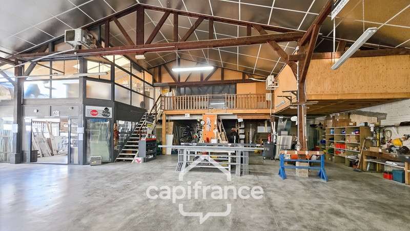 Entrepôt 392m² à vendre à Ouroux sur Saône