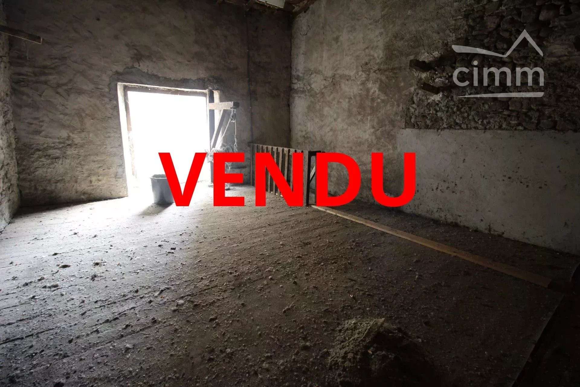 A vendre garage sur deux niveaux à Couiza