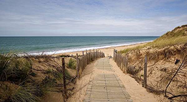 Vente camping acces plage emplacement premium 17