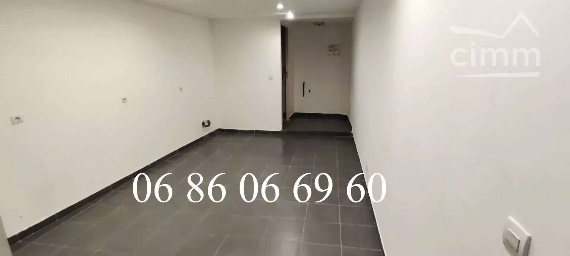 Vente murs local 20m² refait à neuf à Grasse