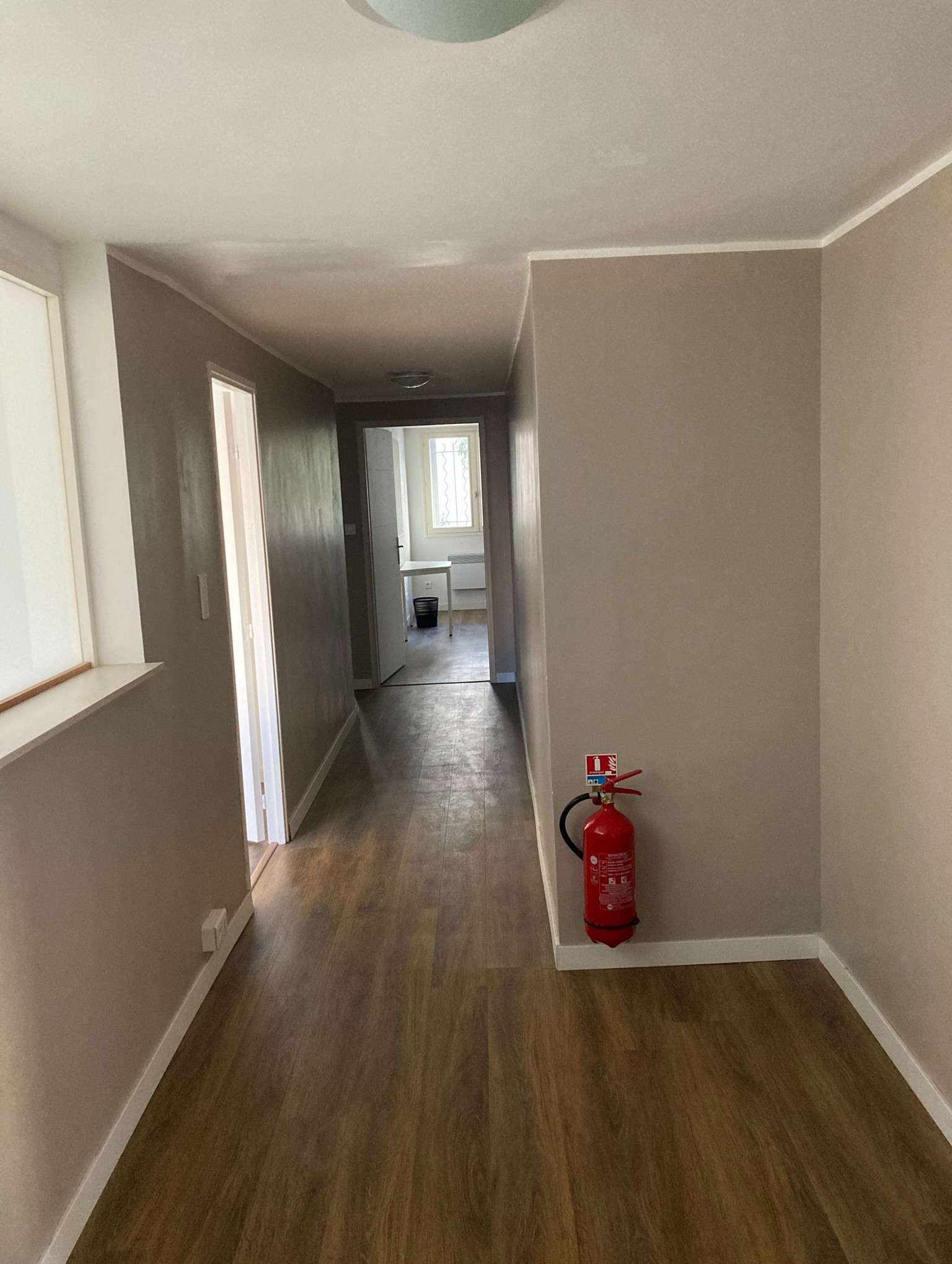Loue locaux professionnels de 87m² à Nîmes