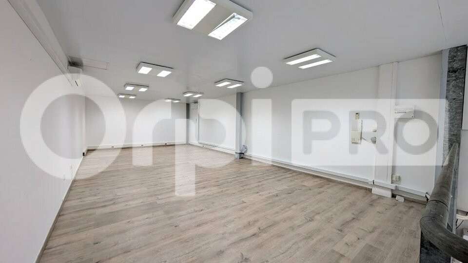 A louer bureaux de 105m² sur Dégrad des Cannes