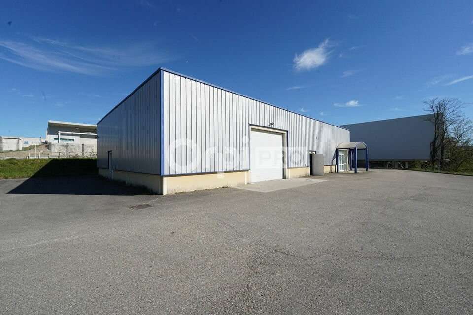 Local d'activité 382m² à louer à Ternay