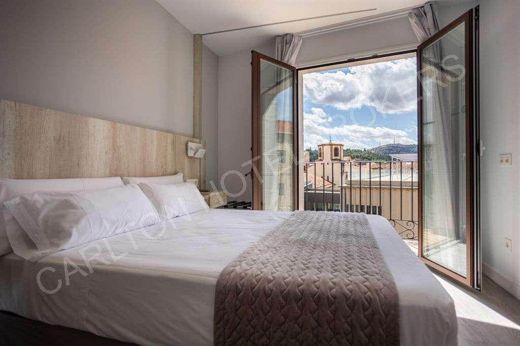 A vendre hôtel boutique urbain rénové à Soria