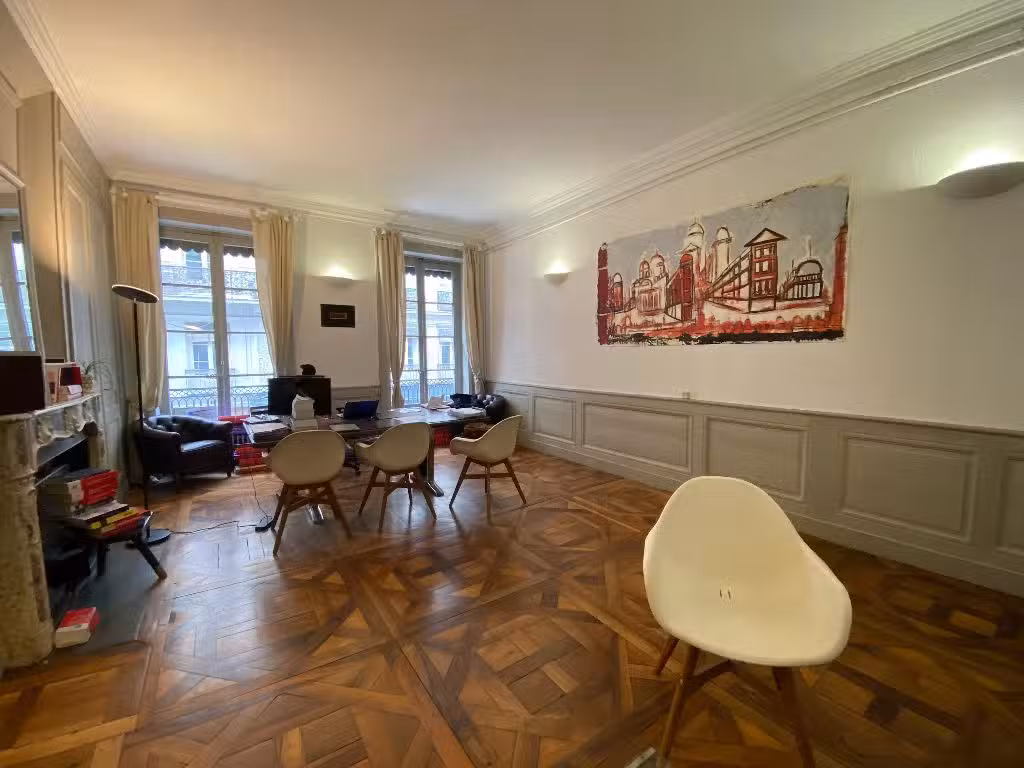 Bureaux loués à vendre 91m² Rue V.Hugo à Lyon 2e