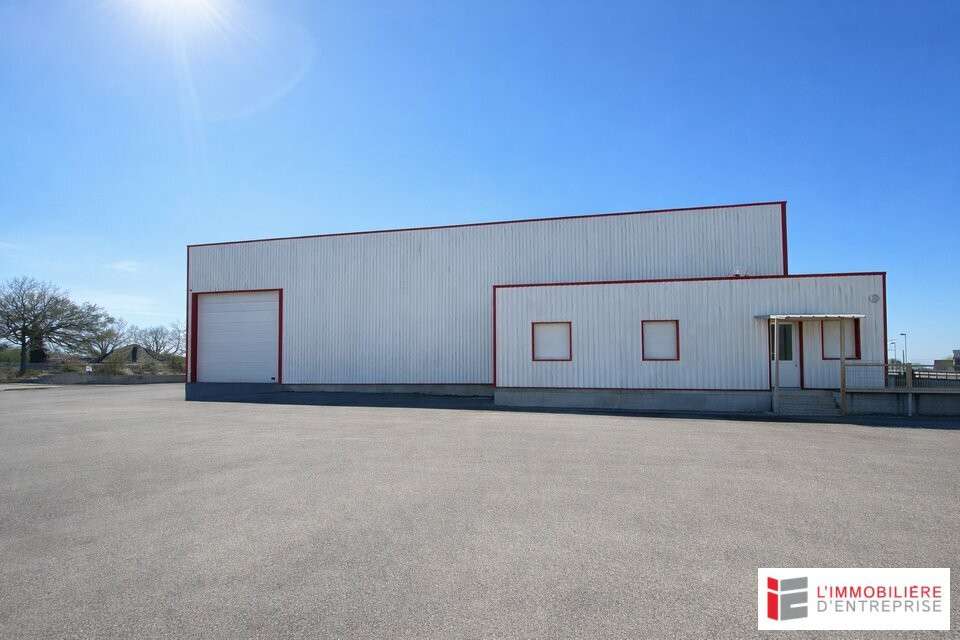 Local d'activité 1725m² à vendre agglo Vitré-Janzé