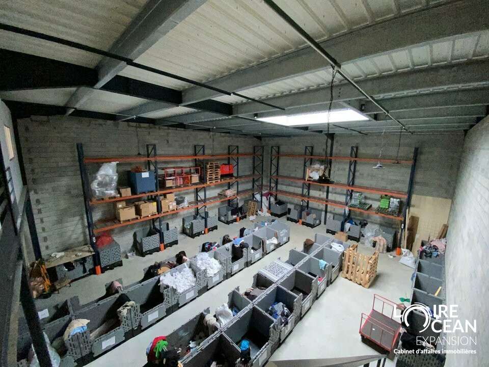 A vendre local activité de 326m² à Vertou