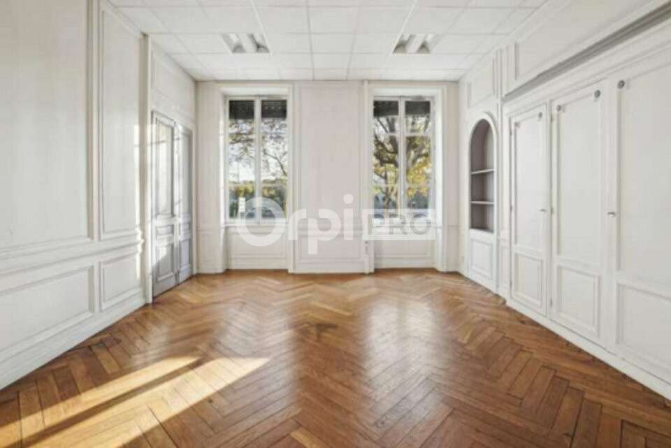 Bureaux 141m² et 240m² à louer à Lyon 1er