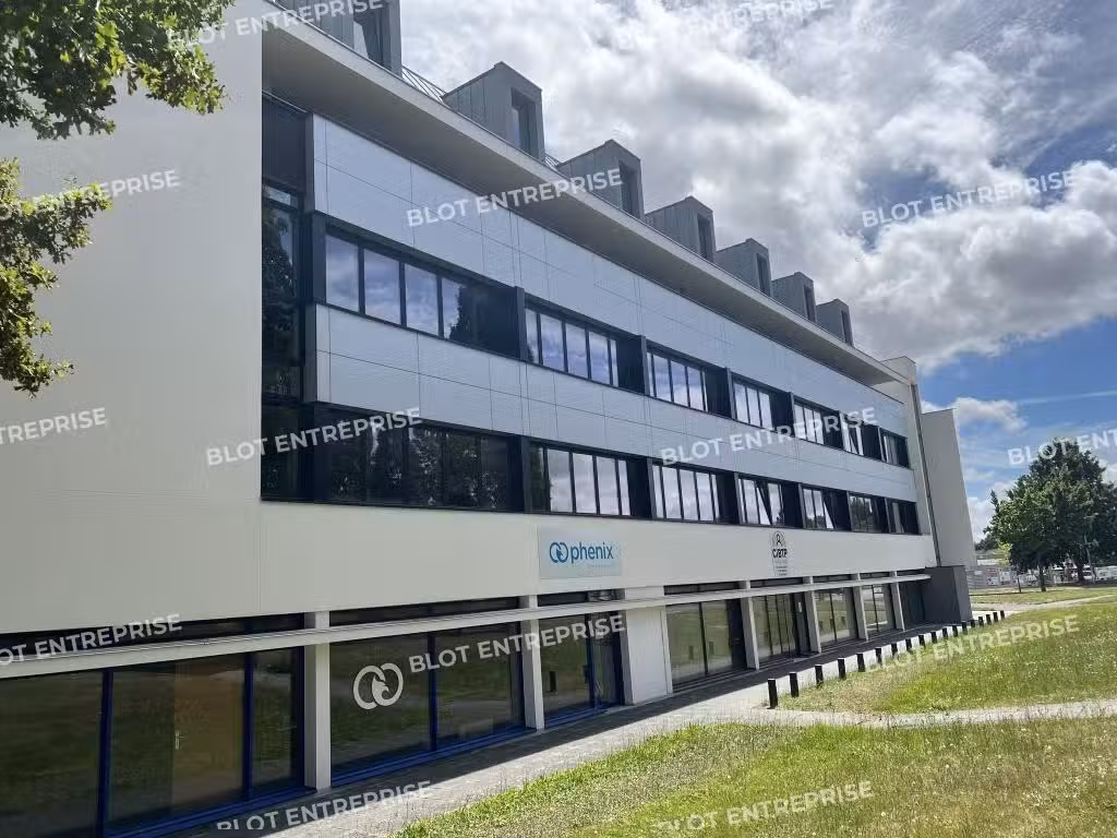 A vendre à louer bureaux 156m² à Rennes