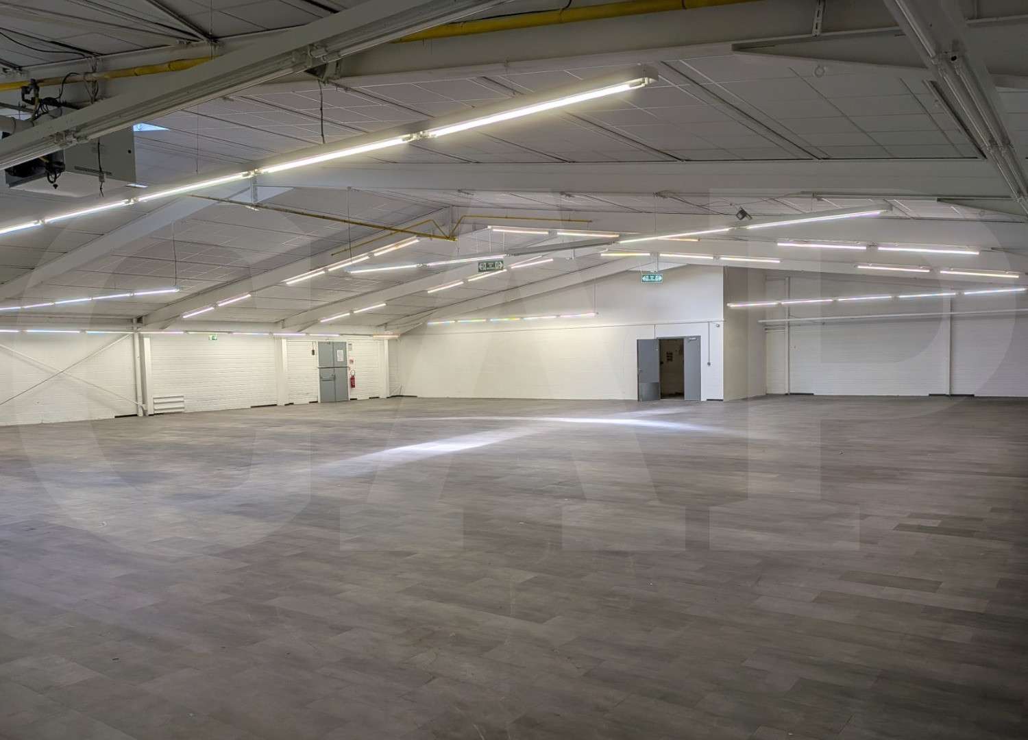 A louer local commercial 878m² à Pontivy