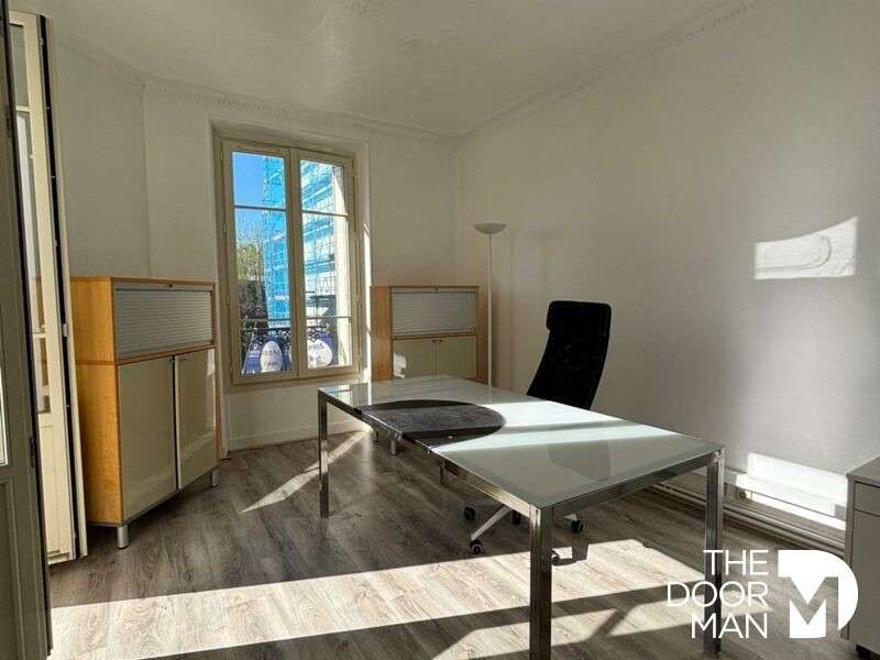 A louer bureaux 69m²  R+1 hyper centre Rambouillet